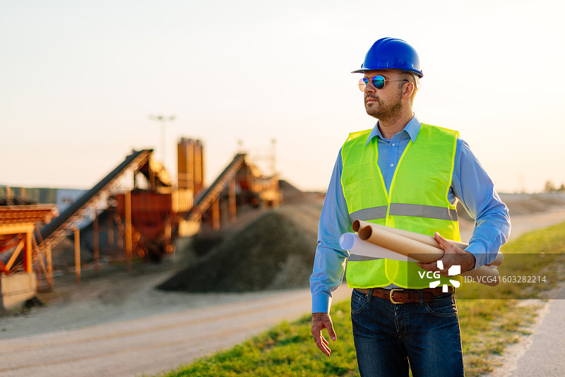 铁矿中的工程图片素材