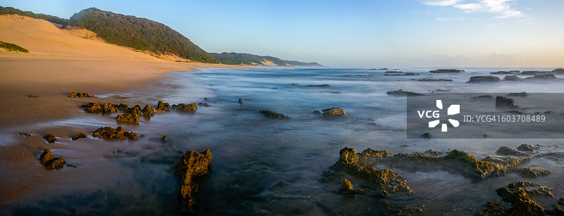 iSimangaliso湿地公园的马普塔兰海岸线日落景观图片素材