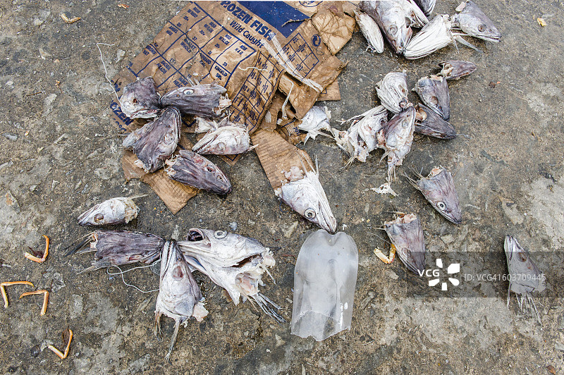 渔民垃圾倾倒在克莱因蒙德港图片素材