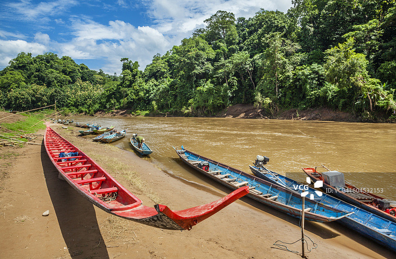 南康河上的长尾船图片素材