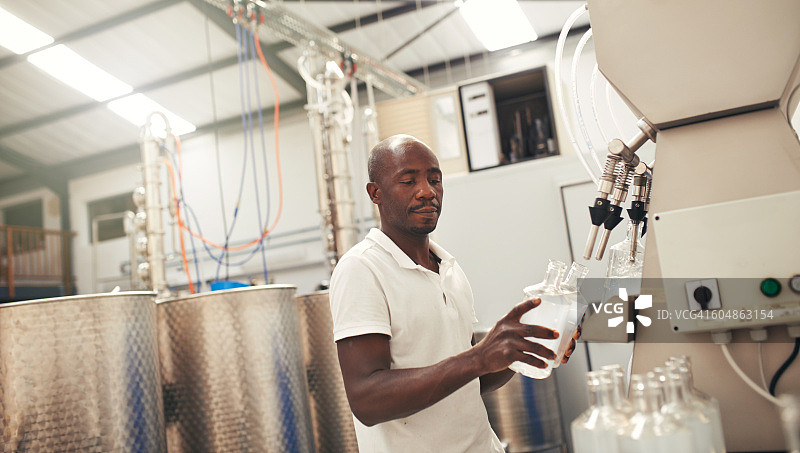 他把手艺变成了事业图片素材