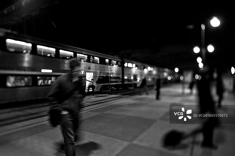 重要时刻，全体登船图片素材