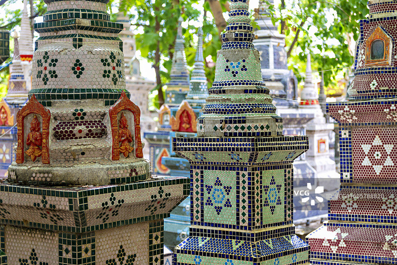 泰国佛教寺庙中的坟墓图片素材