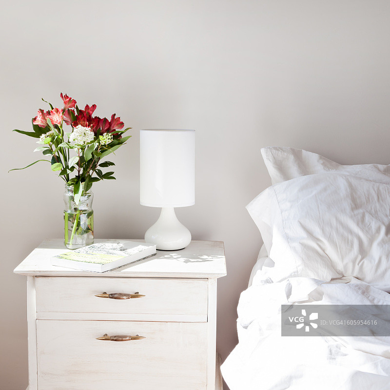 卧室里的晨光图片素材