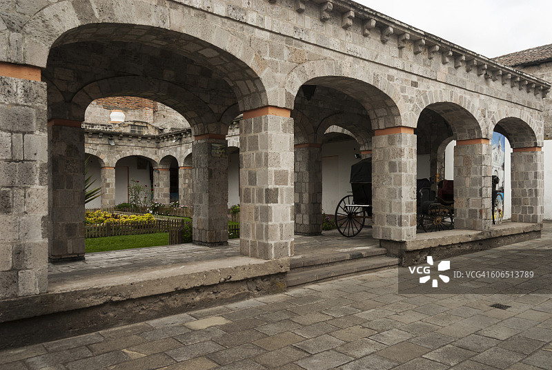 拉塔昆加主教座堂，回廊图片素材