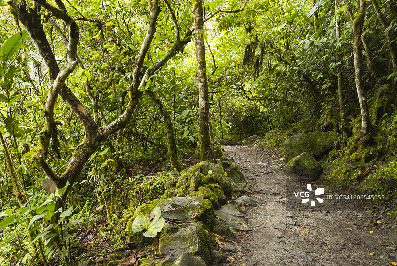 通往魔鬼瀑布的路图片素材