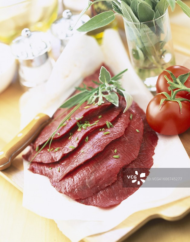 未烹饪的牛排图片素材