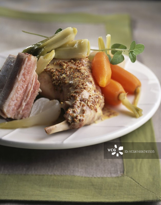 芥末兔肉火锅图片素材