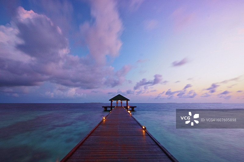 马尔代夫黎明时分的海景图片素材