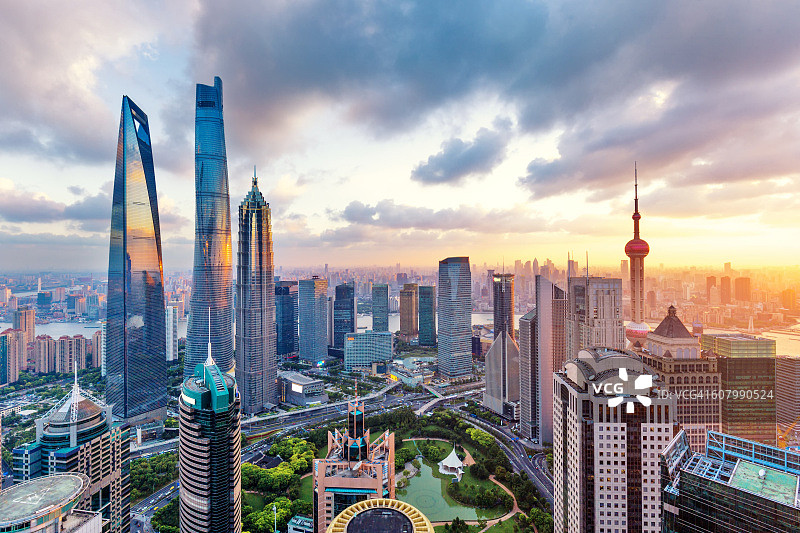 上海现代城市日落天际线图片素材