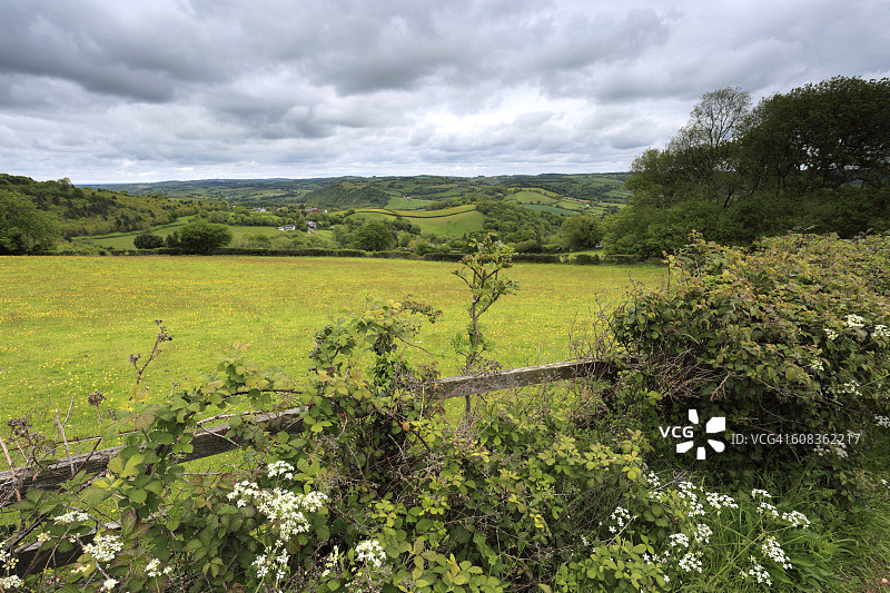 夏季蒂恩河谷阿什顿别墅风光图片素材