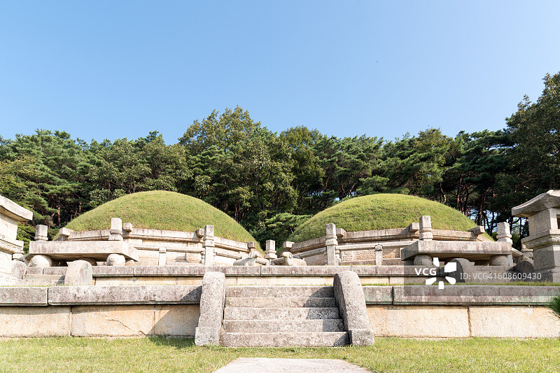朝鲜开城恭愍王陵图片素材