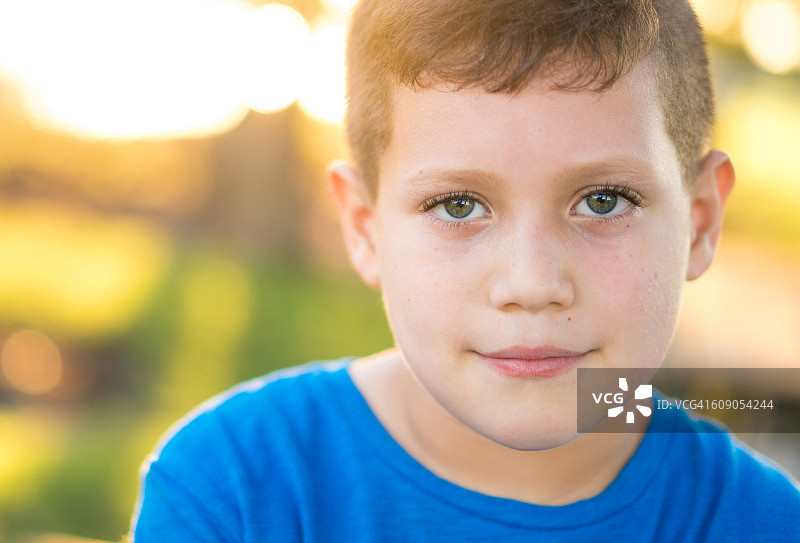 古巴男孩肖像图片素材