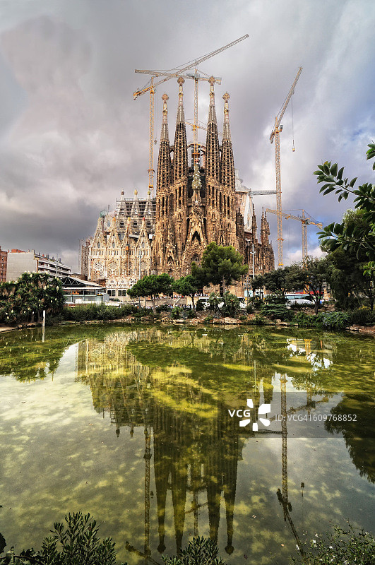西班牙巴塞罗那圣家堂高迪尖顶图片素材
