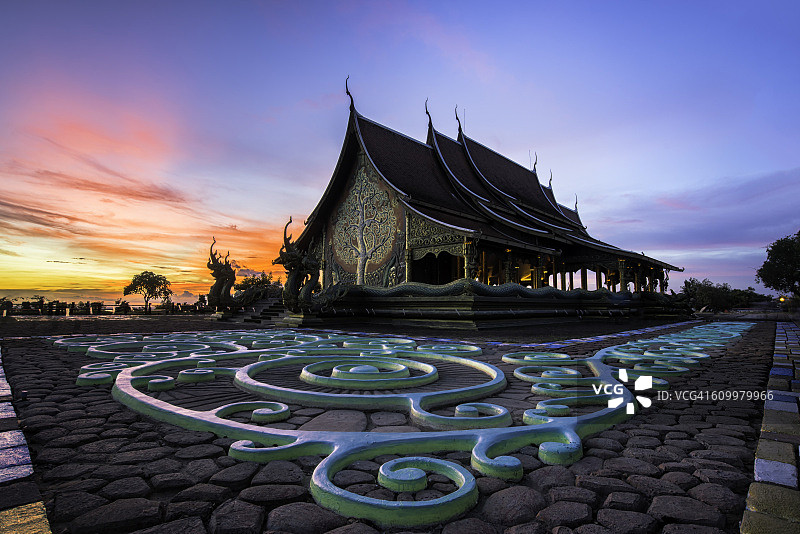 日落时分普普劳德寺的神奇光芒图片素材