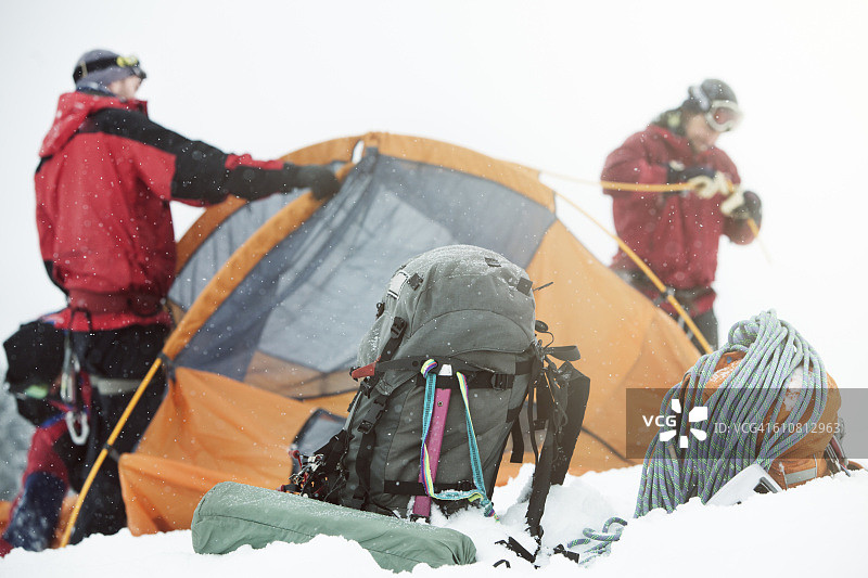 瑞士阿尔卑斯山的登山者图片素材