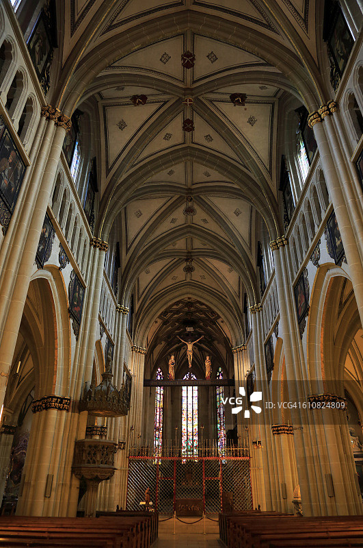 弗里堡大教堂内部景观图片素材