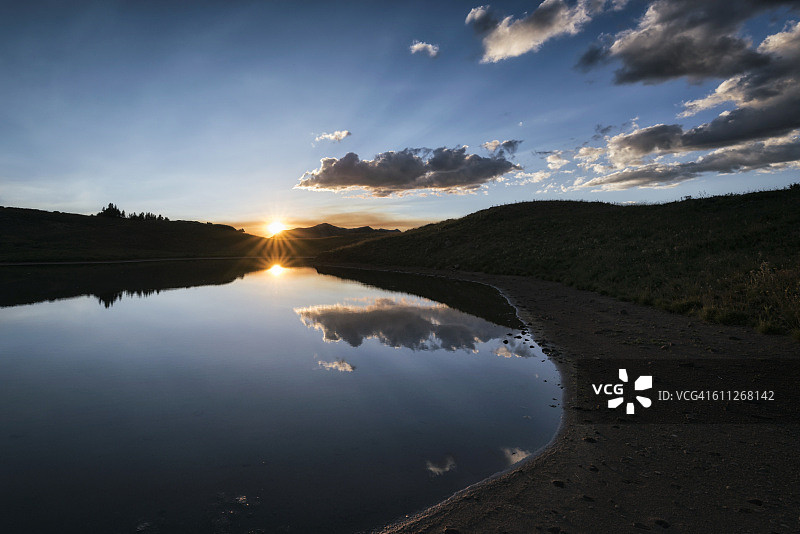 马龙-斯诺马斯荒野的落基山脉傍晚景观图片素材