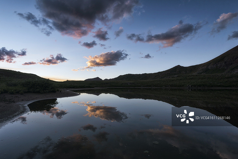 马龙-斯诺马斯荒野的落基山脉傍晚景观图片素材