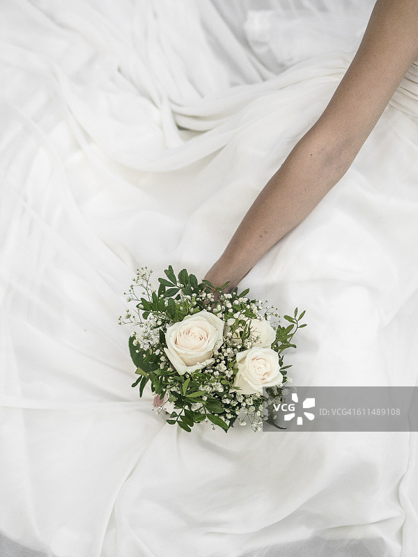 新娘与鲜花图片素材