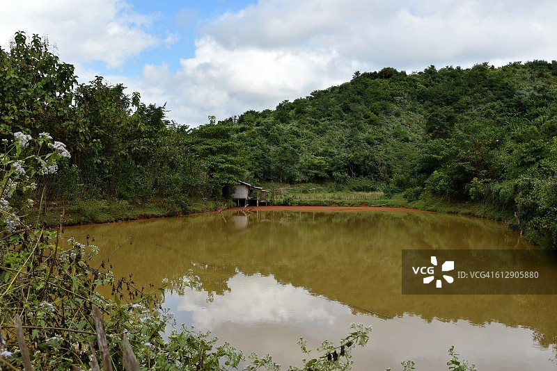 老挝侬桥省的湖泊风光图片素材