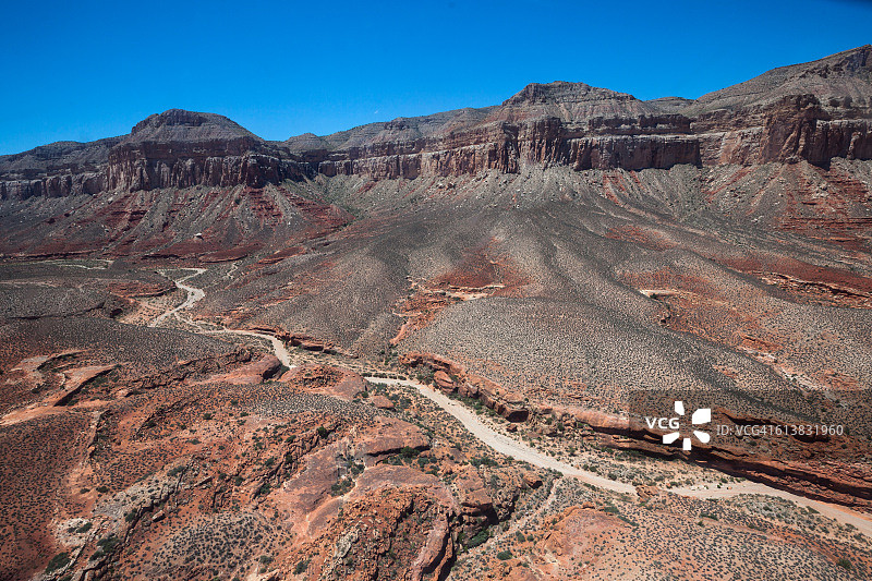 通往苏派村的哈瓦苏瀑布小路高角度照片图片素材