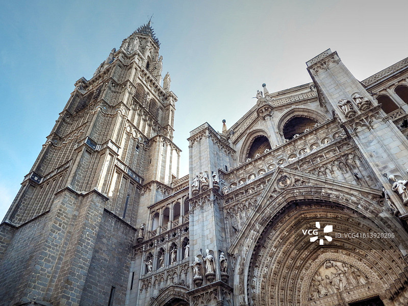 托莱多大教堂主入口的塔楼和门廊图片素材
