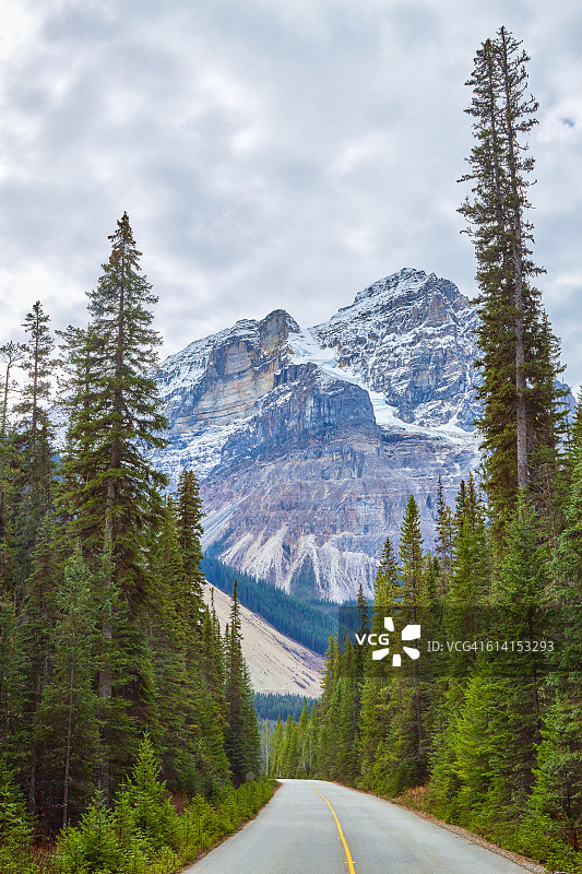 班夫国家公园弓谷公园路图片素材