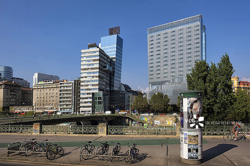 维也纳的现代办公和酒店建筑图片素材