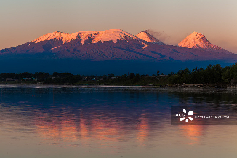 克柳切夫火山日落景观，堪察加半岛图片素材