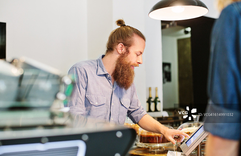 咖啡师接受顾客订单图片素材