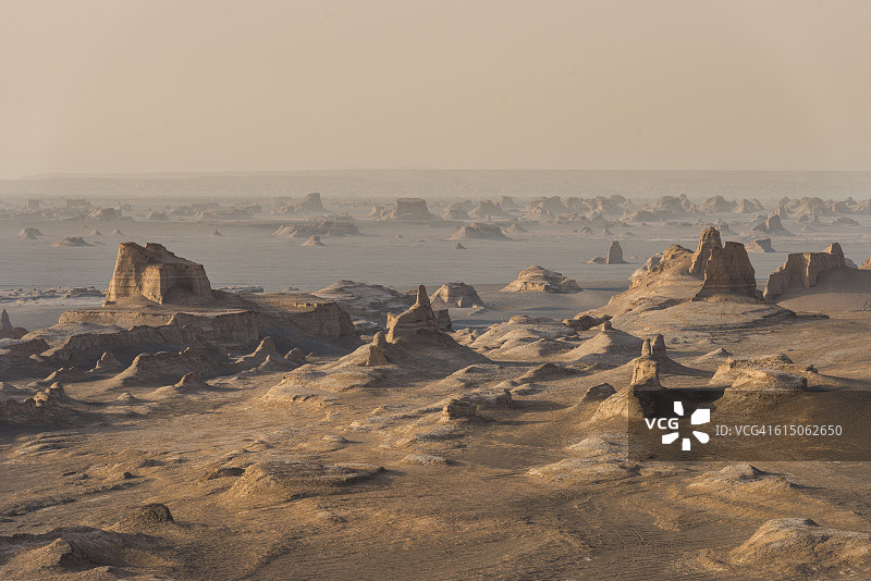 伊朗设拉子瓦基尔清真寺内部图片素材