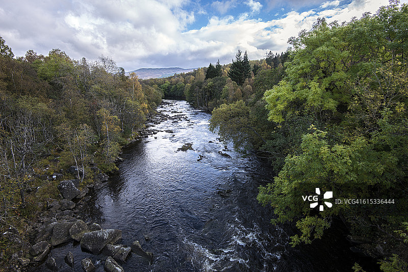 从图梅尔桥远眺图片素材