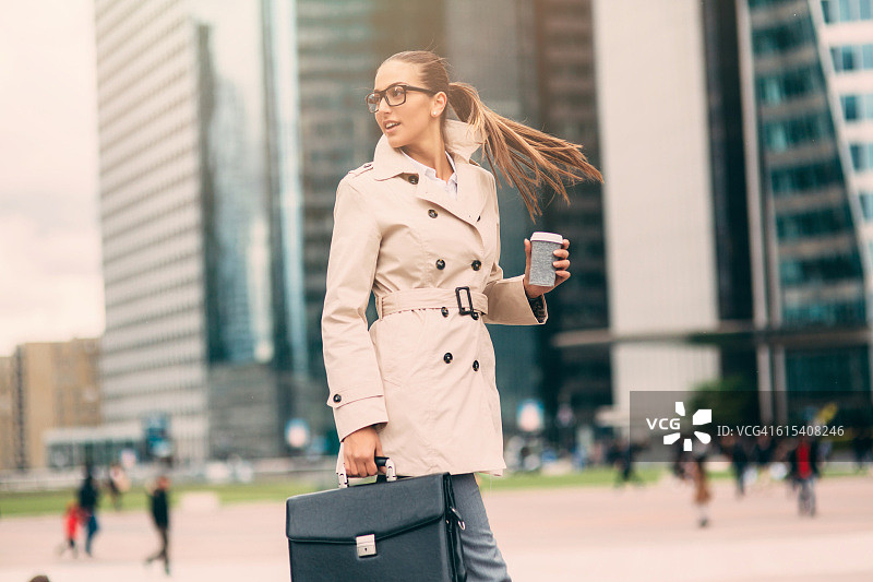 上班的女商人图片素材