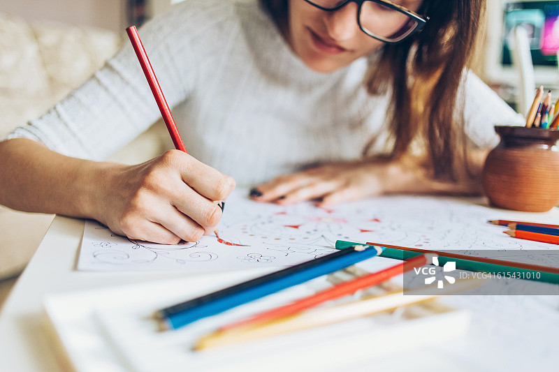 成人涂色图片素材