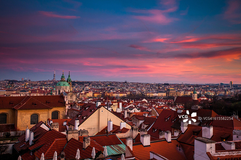 布拉格小区的日落图片素材
