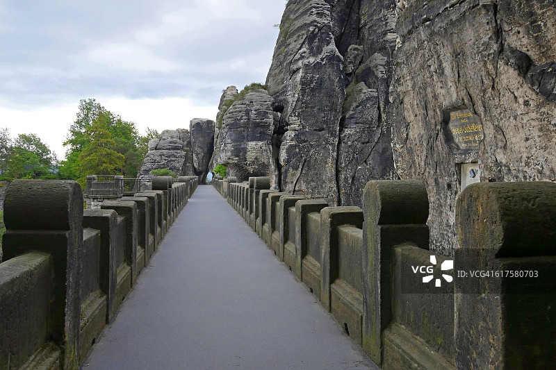 厄尔士砂岩山脉的巴斯泰桥图片素材