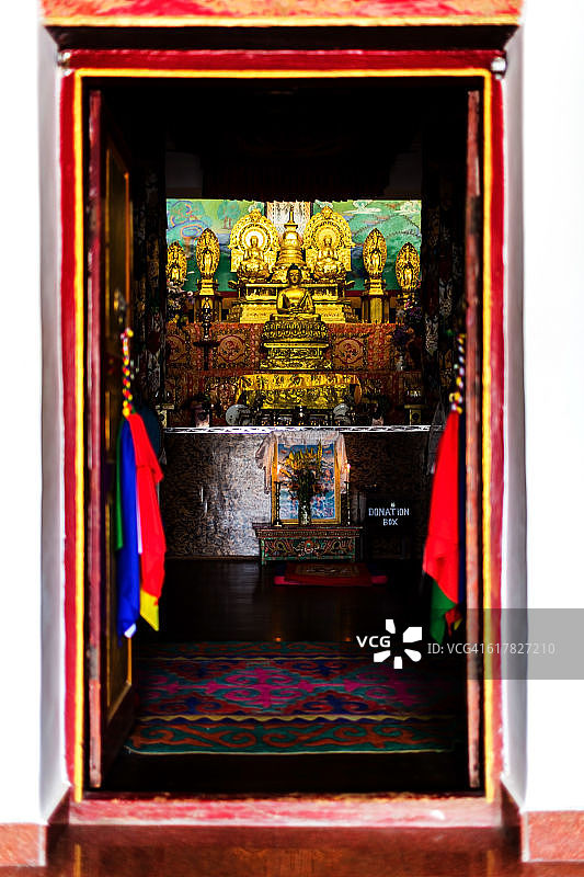 香提佛塔的佛寺中的佛像图片素材