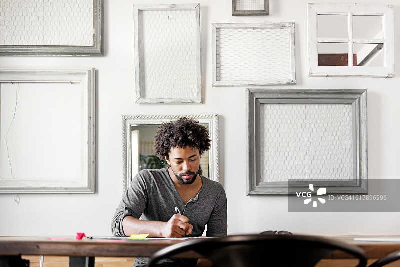 工作的非裔美国人图片素材