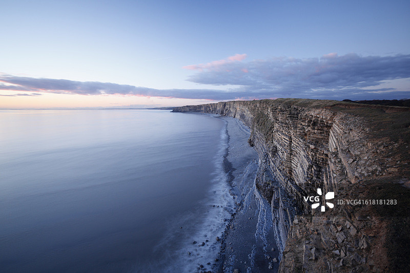 蓝色利亚斯纪石灰岩悬崖图片素材