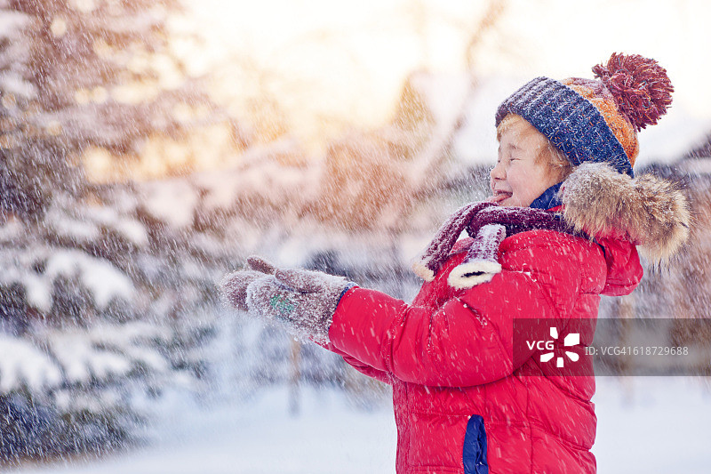 冬季里的孩子图片素材
