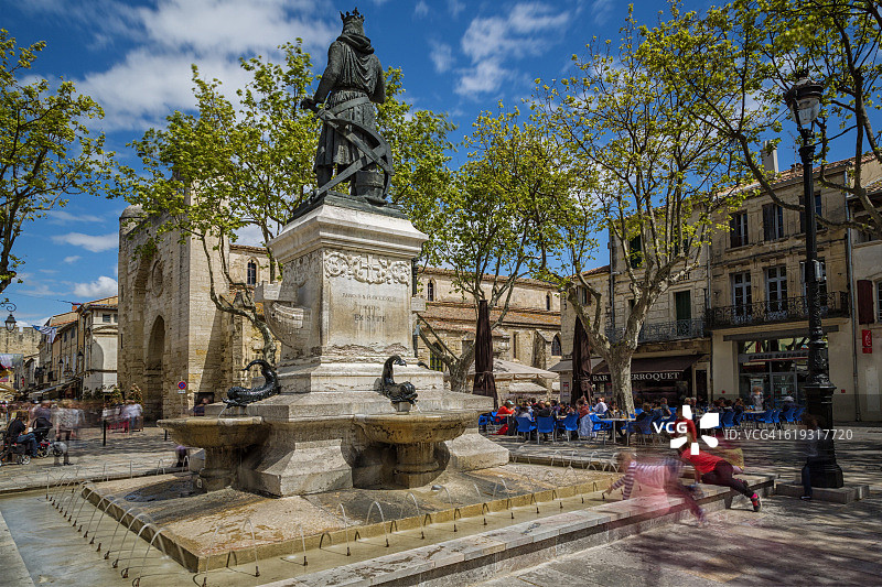 法国加尔省埃格莫尔特圣路易广场露台图片素材