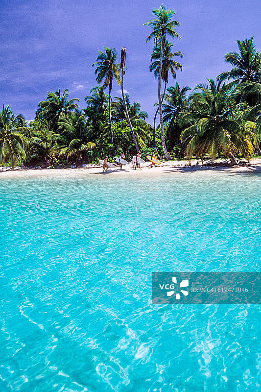 印度洋上的冲浪者图片素材