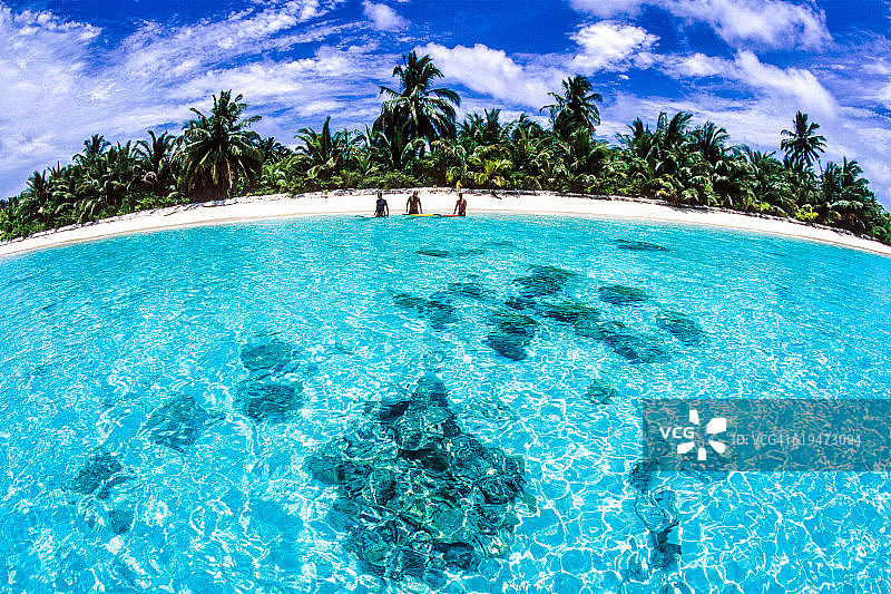 印度洋上的冲浪者图片素材