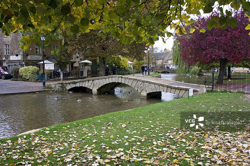 科茨沃尔德水上伯顿图片素材