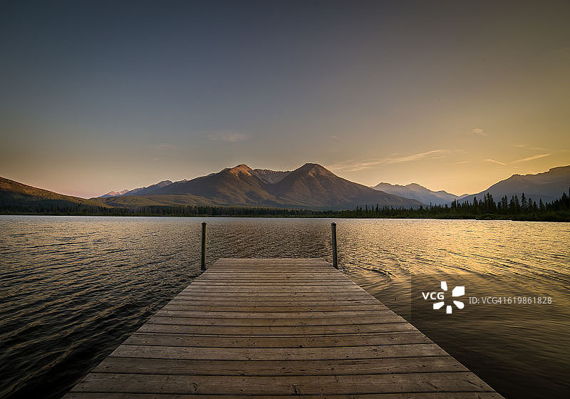 班夫国家公园朱砂湖图片素材