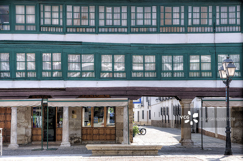 阿尔马格罗主广场的半木结构建筑（卡斯蒂利亚-拉曼恰，西班牙）图片素材