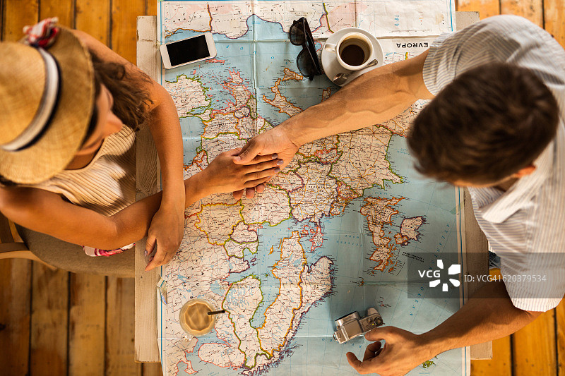 与你相伴，环游世界！图片素材