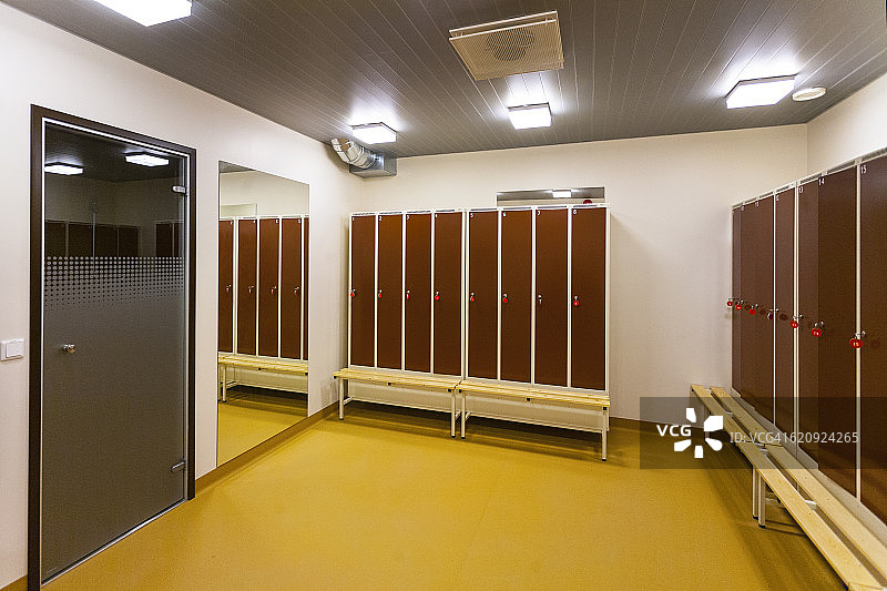 爱沙尼亚塔尔图海诺·埃勒音乐学校的储物柜室和衣柜图片素材