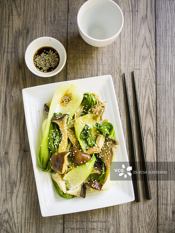 炒白菜和蘑菇图片素材